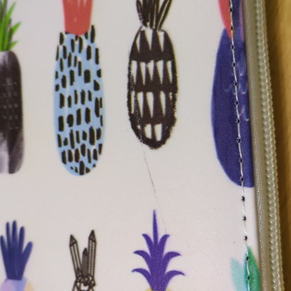 Pineapple themed wallet - Picture 5 of 5